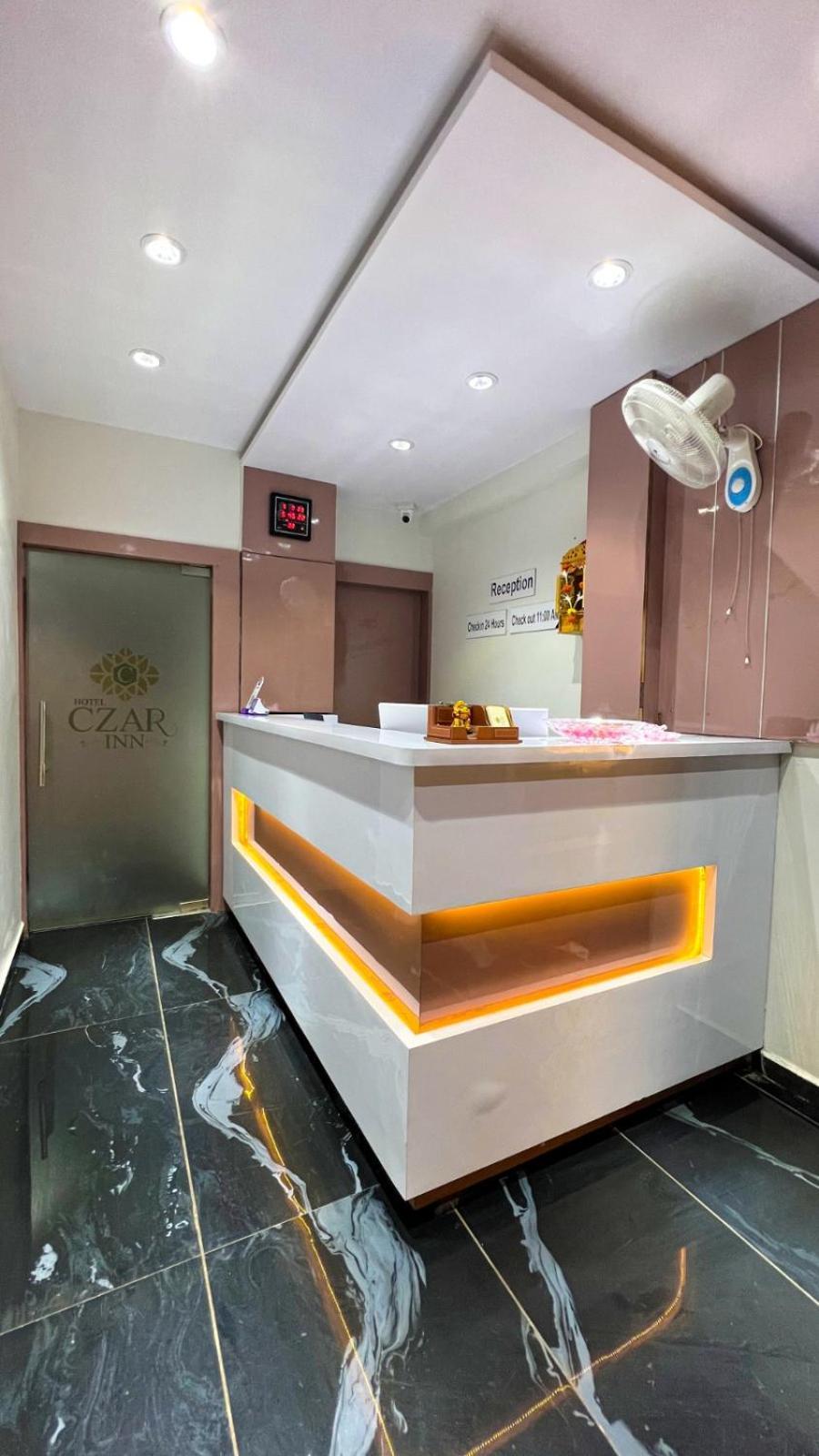 Hotel Czar Inn Surat Dış mekan fotoğraf