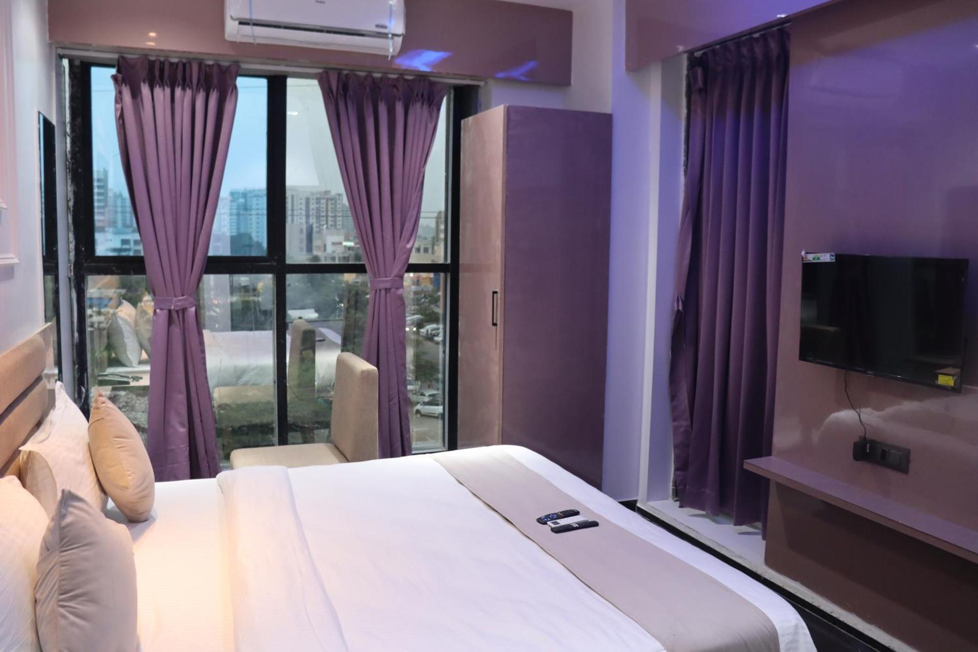 Hotel Czar Inn Surat Dış mekan fotoğraf